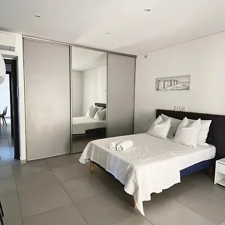 Casanota De 200m2 Avec Piscine Privee * Порто-Веккьо