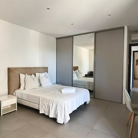 Casanota De 200m2 Avec Piscine Privee * Порто-Веккьо