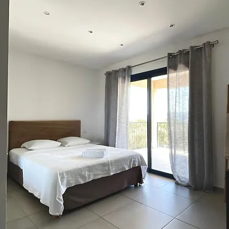 Casanota De 200m2 Avec Piscine Privee * Порто-Веккьо