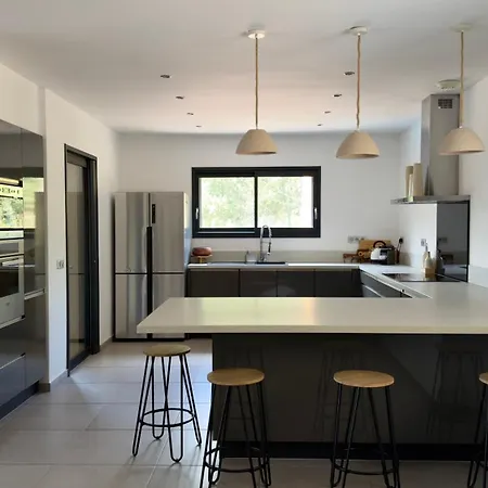 Villa Casanota De 200m2 Avec Piscine Privée *
